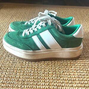 Steve Madden Girl Navida Sneaker